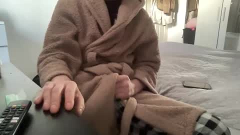 shyboy0533 online show from December 19, 9:05 am