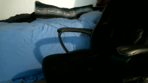 Snapshot of shyboyhugecum2020 chatting on June 8, 2:34 am shyboyhugecum2020 online show from June 8, 2:34 am