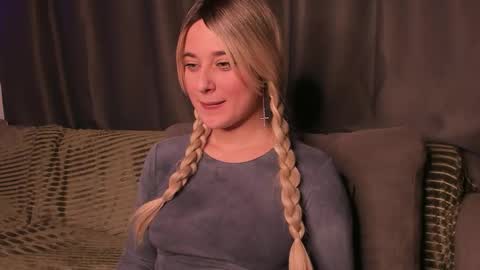 Mary online show from October 9, 9:35 pm