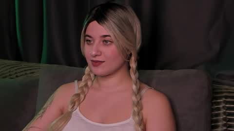 Mary online show from October 11, 9:35 pm