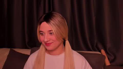 Mary online show from October 15, 6:41 pm