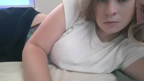 Elyse online show from November 29, 8:34 pm