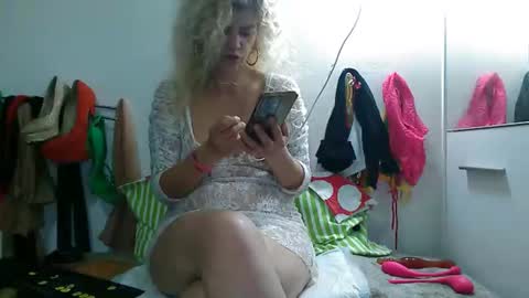 Shyhotsquirt online show from February 7, 2:04 am