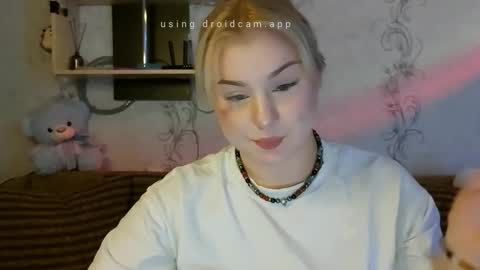Snapshot of shylove_elina chatting on October 21, 6:41 pm shylove_elina online show from October 21, 6:41 pm