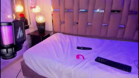 Shyly online show from October 21, 5:41 am