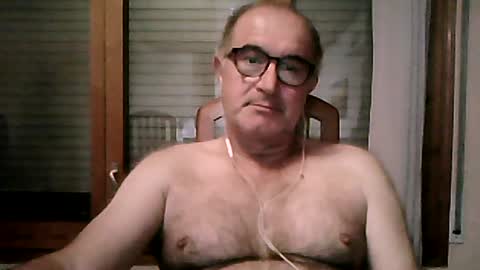 Snapshot of shymmy10 chatting on July 25, 2:42 am shymmy10 online show from July 25, 2:42 am