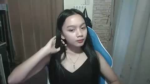 Snapshot of shypinay_kaira chatting on October 25, 2:52 am kaira online show from October 25, 2:52 am