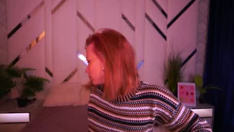 shyysiren online show from January 18, 8:40 am