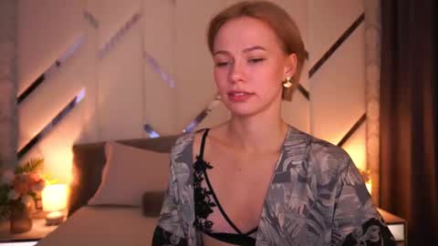 shyysiren online show from July 12, 6:26 am