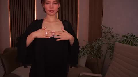 shyysiren online show from August 2, 7:07 am