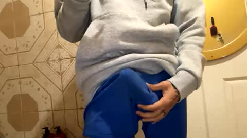 Snapshot of shyyyguyyy59 chatting on February 18, 10:33 am shyyyguyyy59 online show from February 18, 10:33 am