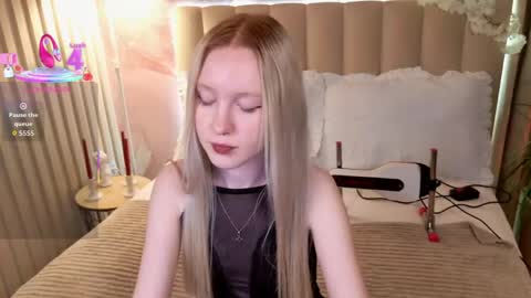 Sia online show from April 14, 5:52 pm