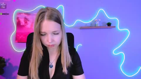 Snapshot of sia_moon1 chatting on May 22, 9:59 am sia_moon1 online show from May 22, 9:59 am