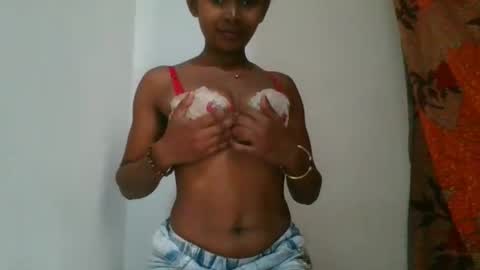 Snapshot of sianna9784 chatting on October 23, 7:18 am sianna9784 online show from October 23, 7:18 am