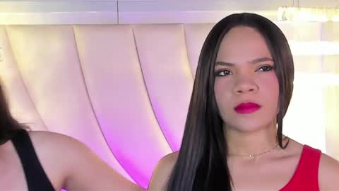 Siara and Zoe tattoo online show from April 15, 10:10 pm