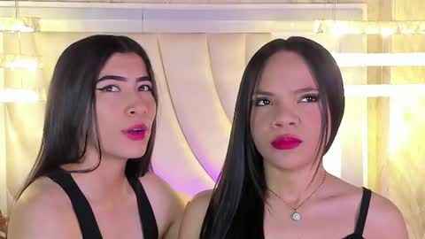 Snapshot of siara_lewis_ chatting on July 7, 11:20 pm Siara and Zoe tattoo online show from July 7, 11:20 pm