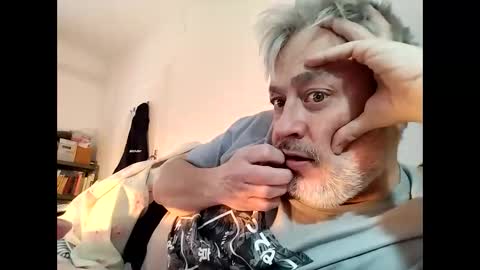 Snapshot of sibemolx chatting on March 31, 1:11 pm sibemolx online show from March 31, 1:11 pm