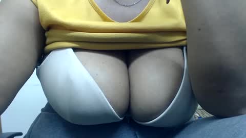 Snapshot of siblley chatting on February 5, 6:37 pm sara online show from February 5, 6:37 pm