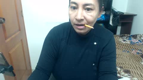 Snapshot of siblley chatting on February 14, 10:58 pm sara online show from February 14, 10:58 pm