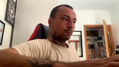 Snapshot of sidvicious23cm chatting on September 26, 8:29 am sidvicious23cm online show from September 26, 8:29 am