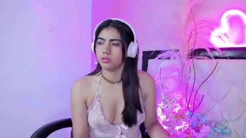 Snapshot of siena_fox chatting on July 18, 7:39 pm Siena online show from July 18, 7:39 pm