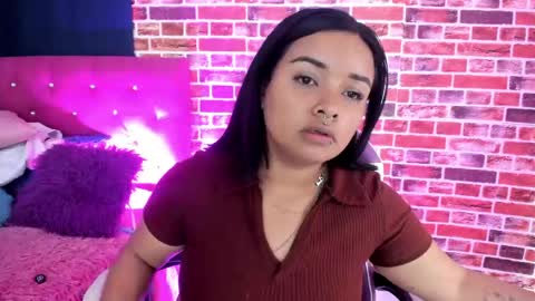 sienna_lux01 online show from April 14, 2:17 am