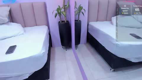 sienna_mg12 online show from December 1, 12:21 pm