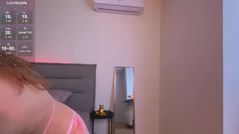 Snapshot of sienna_mi_ chatting on November 22, 5:39 am Lisa online show from November 22, 5:39 am