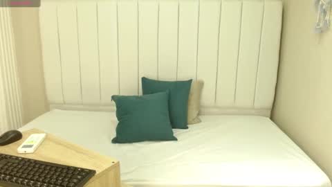 Sienna online show from September 25, 1:48 pm