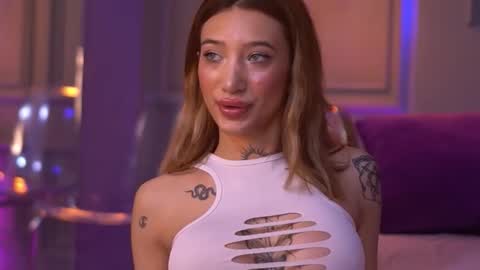 Sienna online show from October 8, 5:21 pm