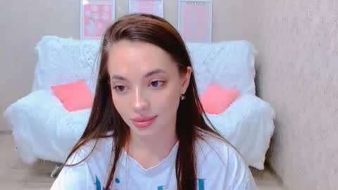 Snapshot of siennamia chatting on June 13, 2:26 pm Sienna Mia online show from June 13, 2:26 pm