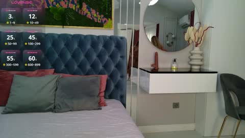 Sienna online show from April 15, 11:17 am