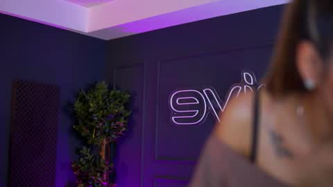 Sienna online show from November 29, 11:57 am