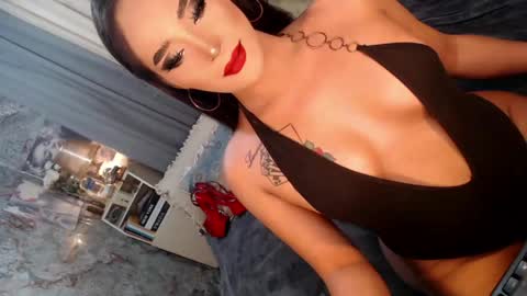 Snapshot of sierrafina_mcbride chatting on May 11, 3:07 pm Sierrafina online show from May 11, 3:07 pm