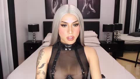 Snapshot of significantmistress chatting on December 4, 8:56 am Jenny Hakenson online show from December 4, 8:56 am