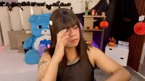 Siiam Tay online show from November 2, 3:42 am