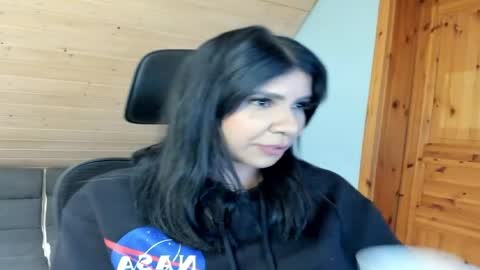 Snapshot of siirena chatting on April 13, 3:17 pm siirena online show from April 13, 3:17 pm