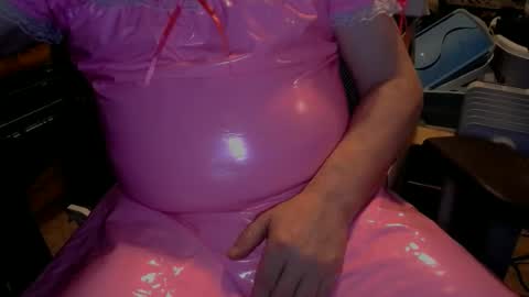 Snapshot of silent63 chatting on February 1, 10:58 am silent63 online show from February 1, 10:58 am