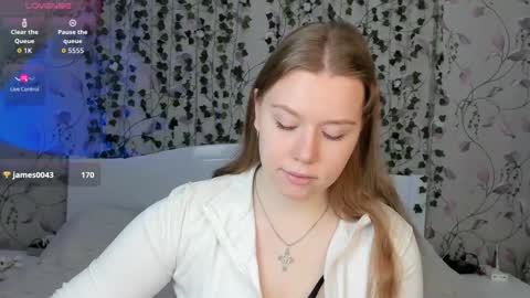 Chloe online show from November 25, 5:29 am