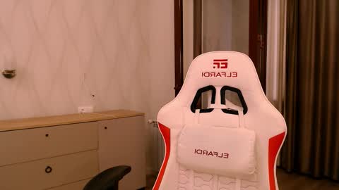 Snapshot of silk_ann chatting on November 23, 5:18 am silk_ann online show from November 23, 5:18 am