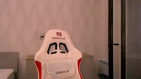 Snapshot of silk_ann chatting on December 16, 6:40 am silk_ann online show from December 16, 6:40 am