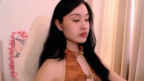 Snapshot of silk_ann chatting on June 12, 7:18 am silk_ann online show from June 12, 7:18 am