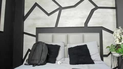 silknyx online show from February 21, 1:23 pm