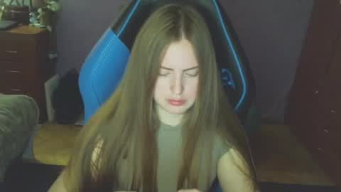 Snapshot of silksinner_ chatting on May 3, 5:52 pm Erica online show from May 3, 5:52 pm