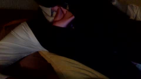 Snapshot of silktie chatting on May 18, 9:31 pm satinsub online show from May 18, 9:31 pm