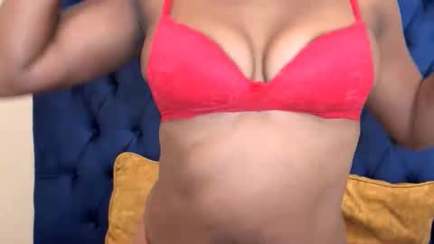 Snapshot of silkyebonyxx chatting on February 28, 5:30 am Kaybee online show from February 28, 5:30 am