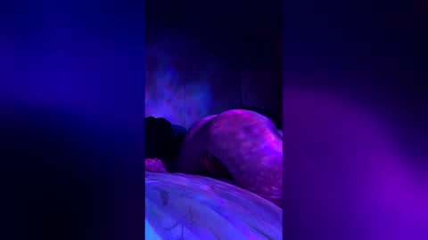 silkykittyy online show from March 4, 12:00 pm