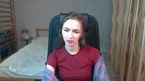 silkymiley online show from September 19, 7:54 am