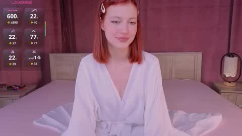 silly___woman online show from December 21, 2:02 pm