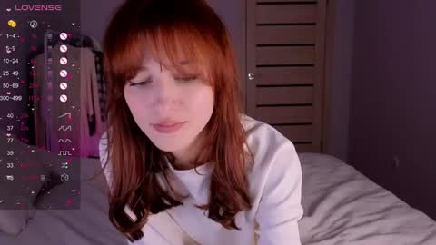 silly___woman online show from April 21, 8:34 pm